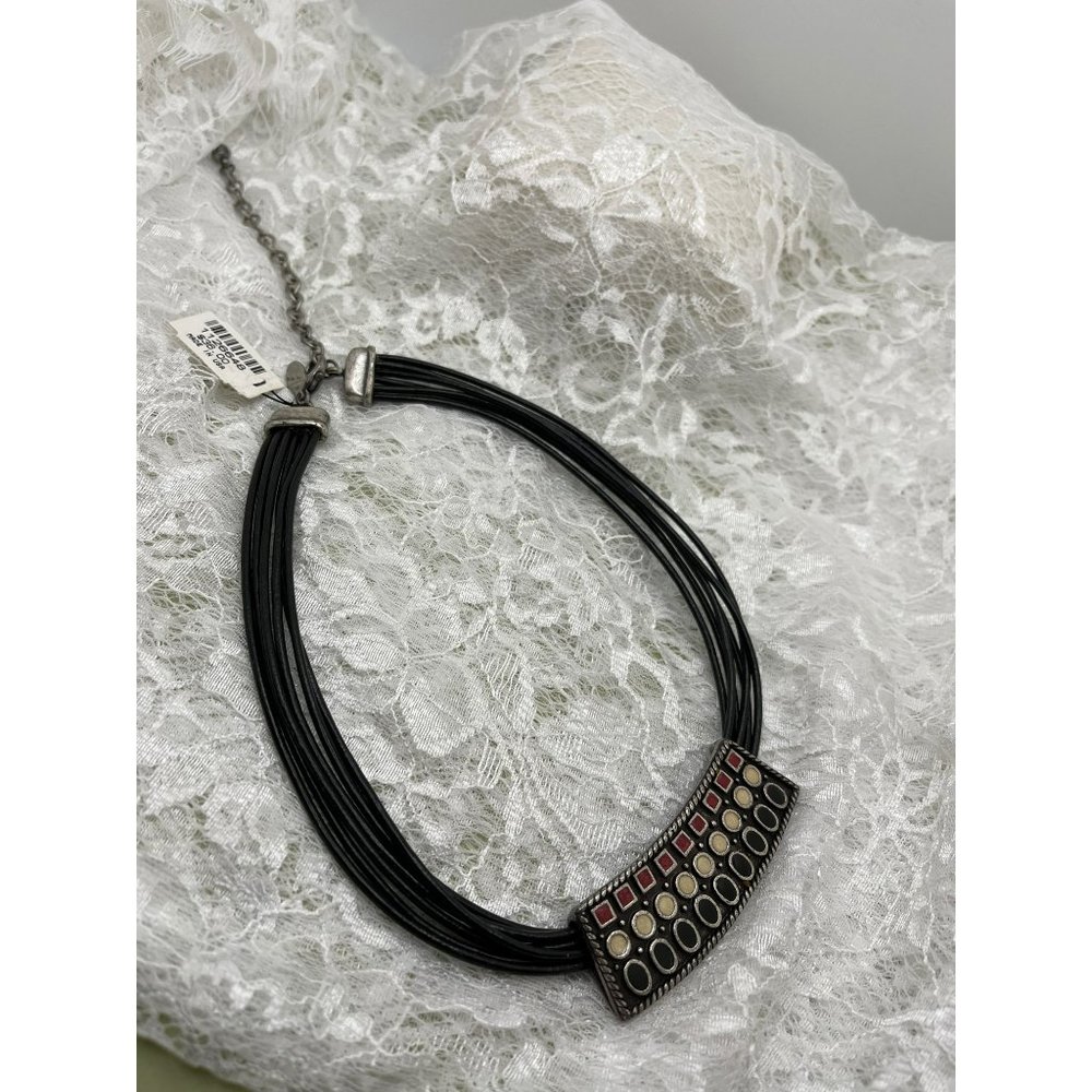 Chico's Resin Pendant Choker Necklace - Picture 5 of 11